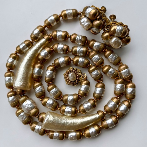 Vintage Miriam Haskell Japanese Glass Baroque Pearl Horn Necklace Earring Set - Picture 5 of 8